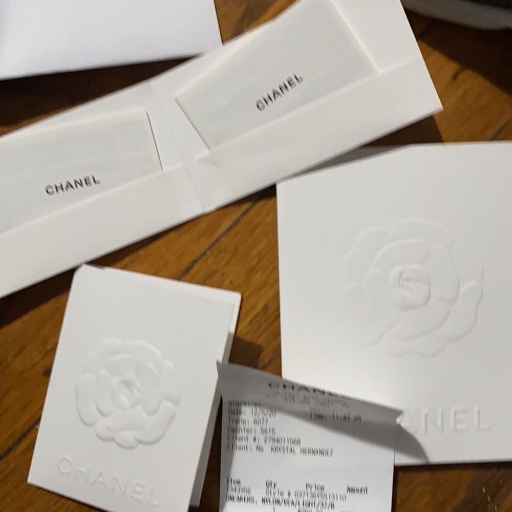 Authentic like new - Picture 11 of 12